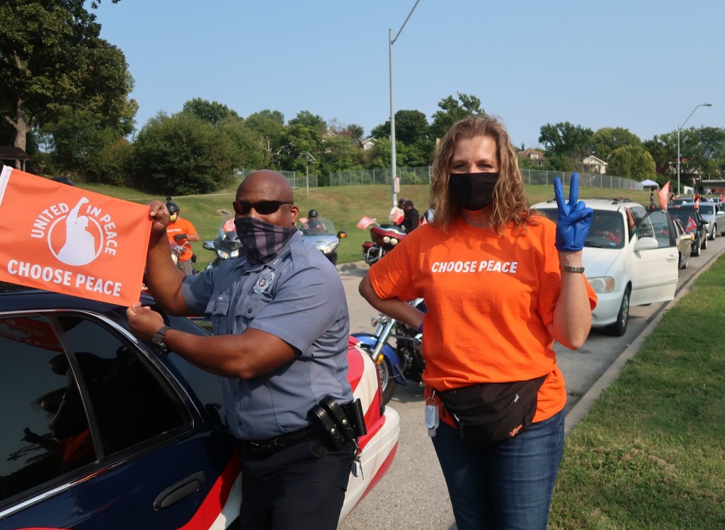 První mírová jízda v Kansas City spojuje komunitu, aby ukončila násilí.