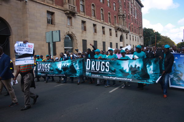 Svět bez drog Jížní Afrika se zůčastnil pochodu 100 mužů v Pretorii