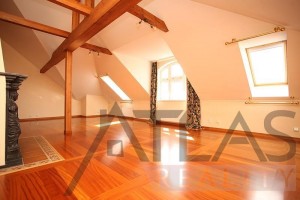 Incredible living area - Duplex Apartment for rent 3 bedrooms, 239m2, Praha 2 - Vinohrady, Chorvatská str.