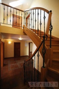 Duplex apartment - wooden staircase - Duplex Apartment for rent 3 bedrooms, 239m2, Praha 2 - Vinohrady, Chorvatská str.