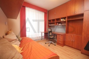 Pracovna - Pronájem zařízeného rodinného domu 5+kk, 146 m2, Dělená ulice, Praha 5 - Řeporyje