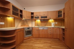 kuchyňský kout - Pronájem bytu 2+kk, 66 m2, Tibetská, Praha 6