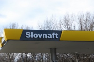 Provozní zisk SLOVNAFTu se v roce 2004 výrazně zvýšil