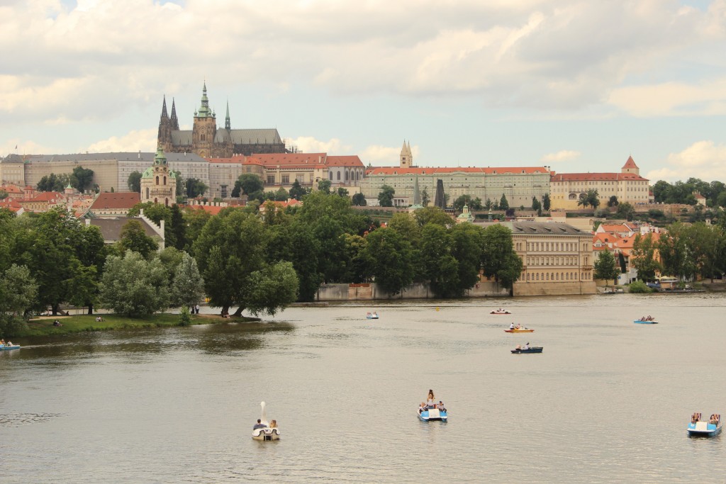 nárůst úmrtí ve Španělsku a České republice