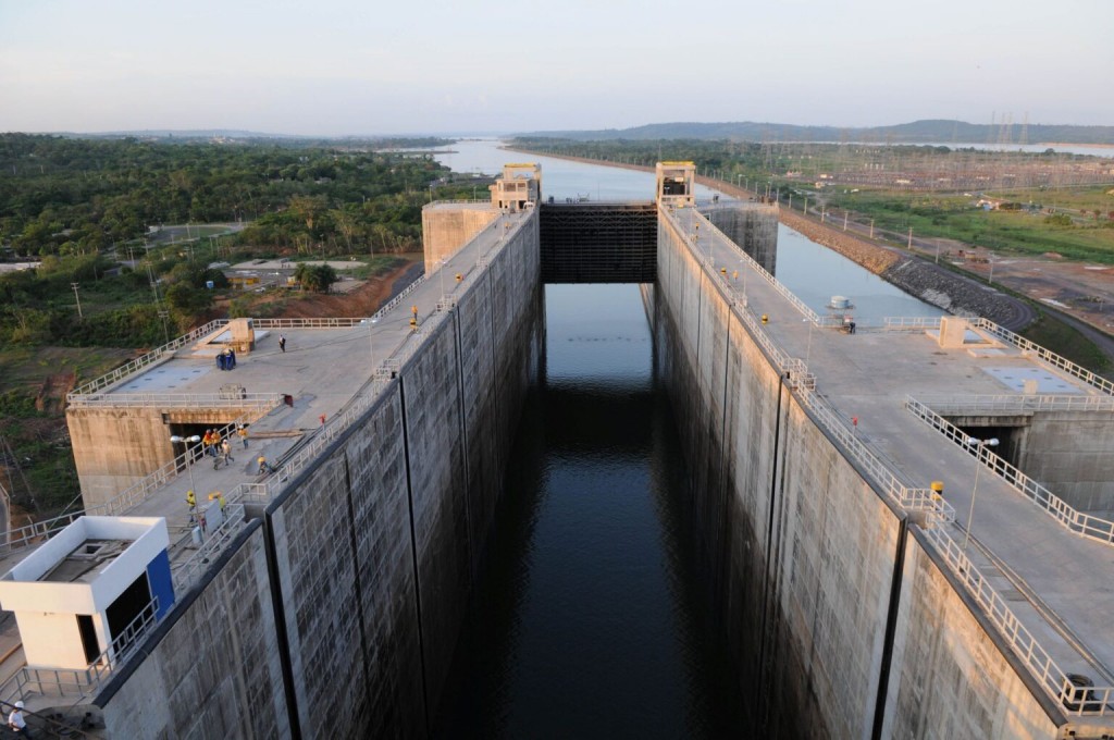 Zdymadlo u přehrady Tucuruí, postavené v letech 2007 až 2010, otevřelo vodní cestu Tocantins pro budoucí rozvoj.