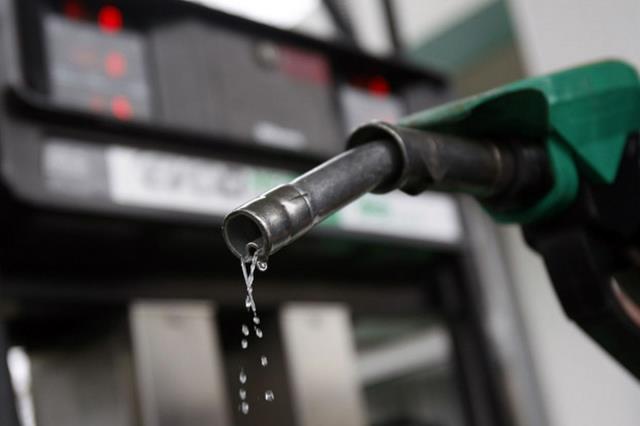 Poté, co ceny benzinu a nafty dosáhly v Německu rekordních úrovní, míří němečtí řidiči na čerpací stanice v České republice