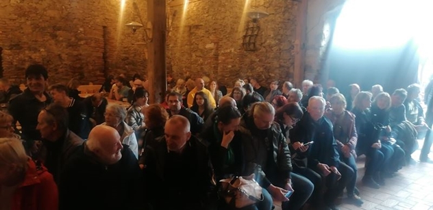 Publikum na setkání s Jindřichem Rajchlem. Foto: Václav Fiala