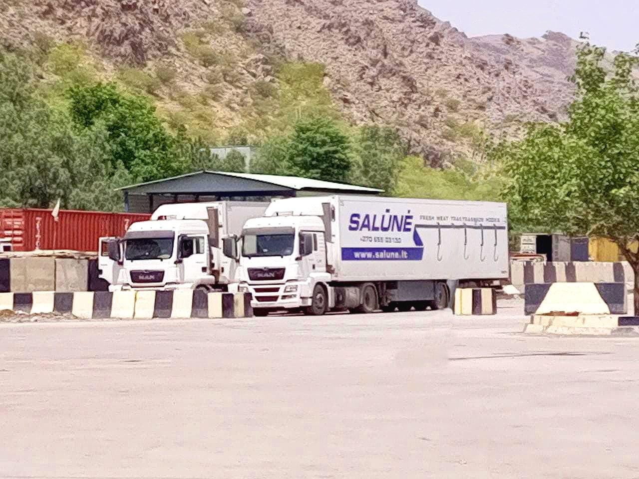 Kamionový dopravci z Uzbekistánu přepravují zboží z Pákistánu při tranzitu přes Afghánistán