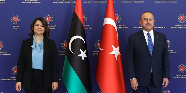 Setkání ministra zahraničí Mevlüta Çavuşoğlu s Najlou Mangoushem, ministrem zahraničí Libye, 14. října 2021