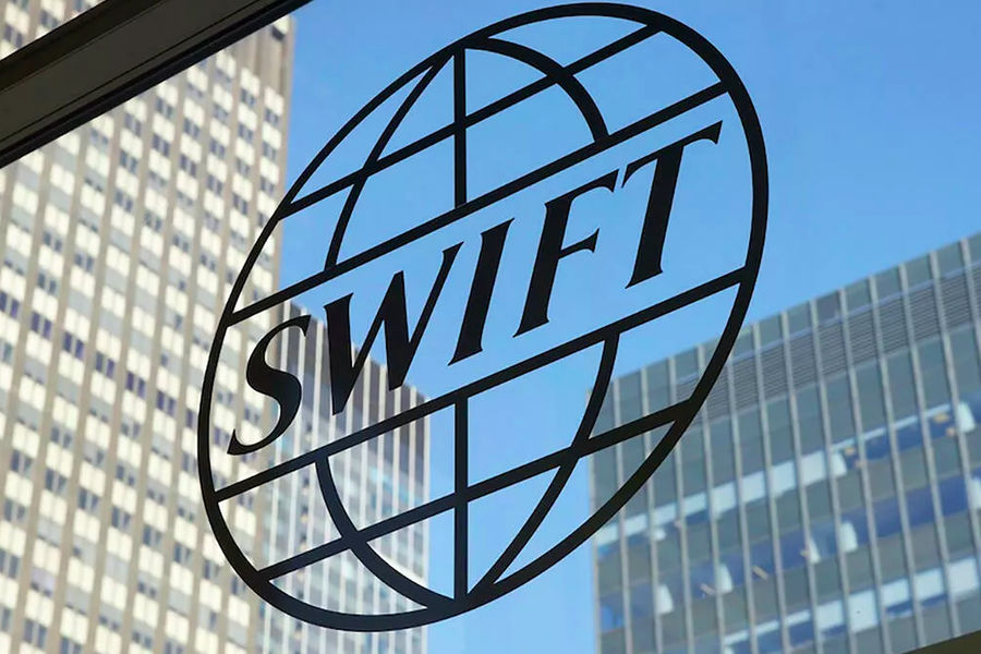 Evropská unie plánuje odpojit od SWIFTu další tři ruské banky
